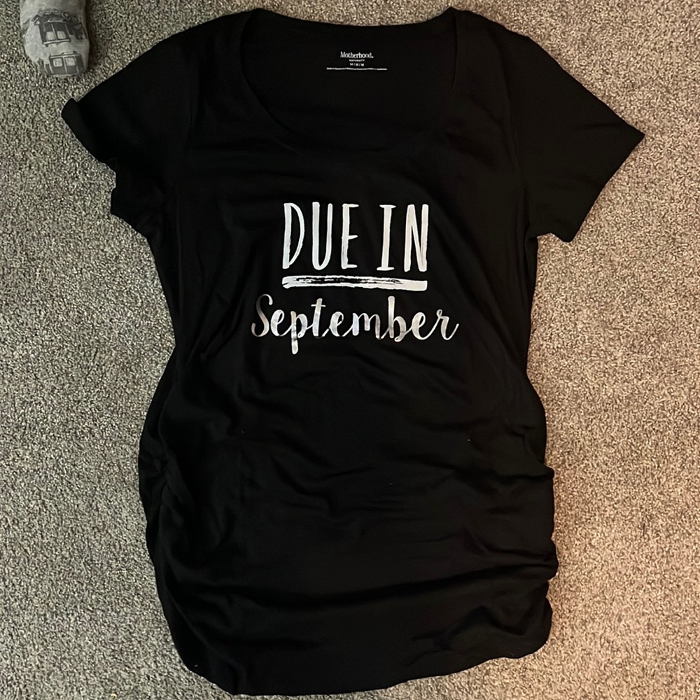 Maternity shirt! Due in September shirt from Motherhood Maternity Size M